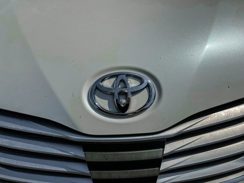 2014 Toyota Sienna Ltd Wilmington NC