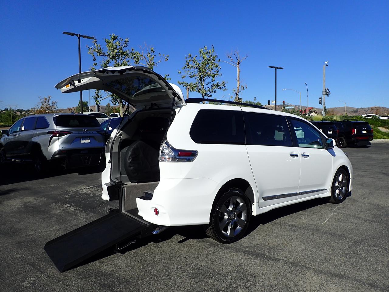2014 Toyota Sienna SE