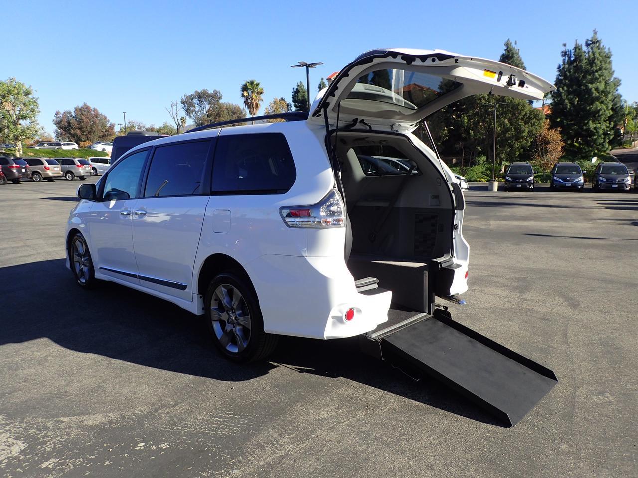 2014 Toyota Sienna SE Anaheim CA