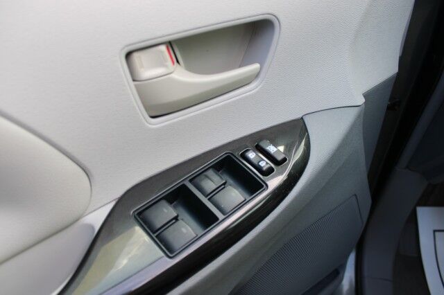 2014 Toyota Sienna V6 LE FWD MOBILITY Melbourne FL
