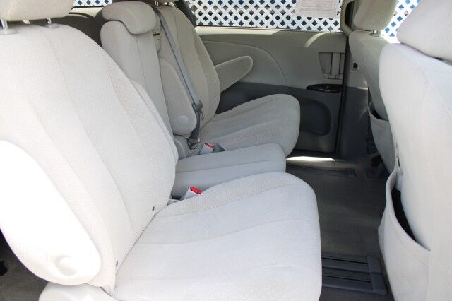 2014 Toyota Sienna V6 LE FWD MOBILITY Melbourne FL
