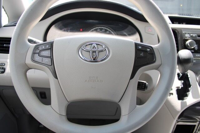 2014 Toyota Sienna V6 LE FWD MOBILITY Melbourne FL