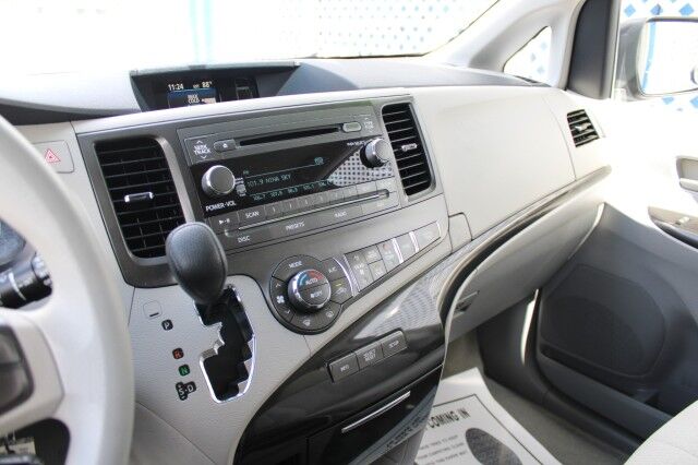 2014 Toyota Sienna V6 LE FWD MOBILITY Melbourne FL