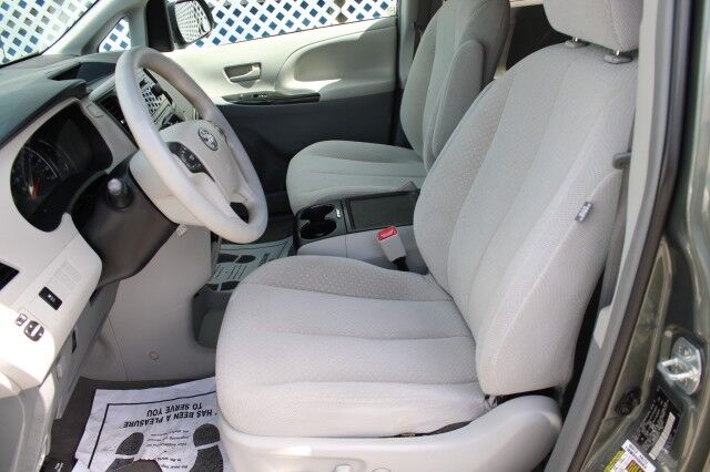 2014 Toyota Sienna V6 LE FWD MOBILITY Melbourne FL