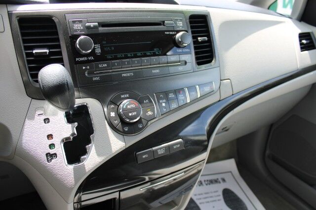 2014 Toyota Sienna V6 LE FWD MOBILITY Melbourne FL