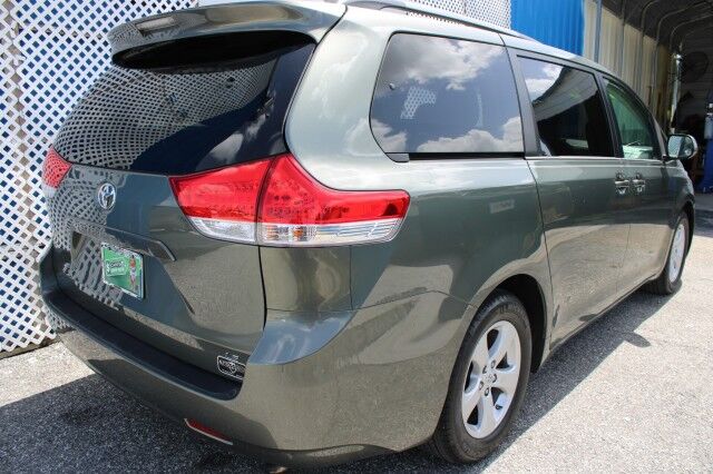 2014 Toyota Sienna V6 LE FWD MOBILITY Melbourne FL