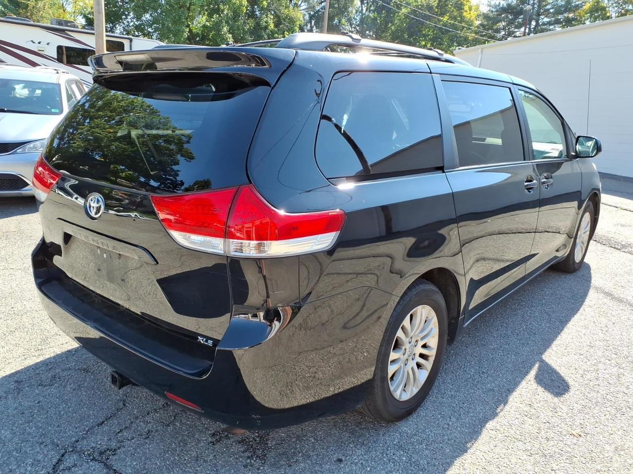 2014 Toyota Sienna XLE 8-Passenger