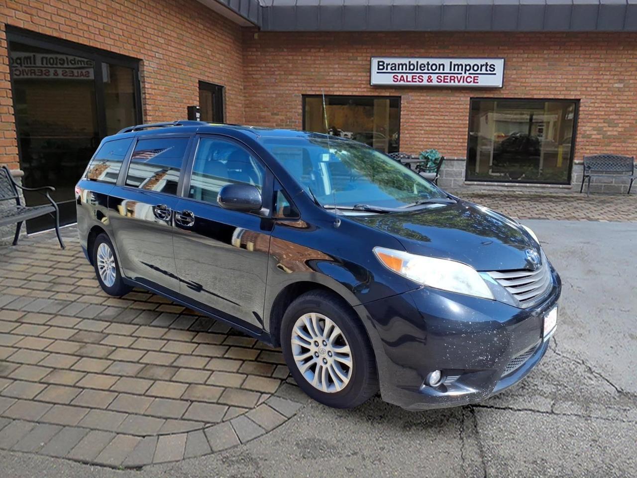 2014 Toyota Sienna XLE 8-Passenger