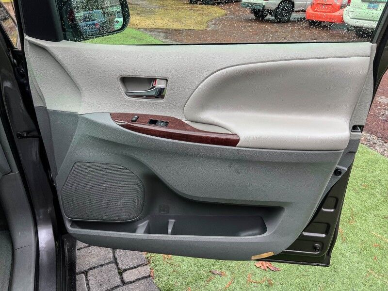 2014 Toyota Sienna XLE AAS Wilmington NC