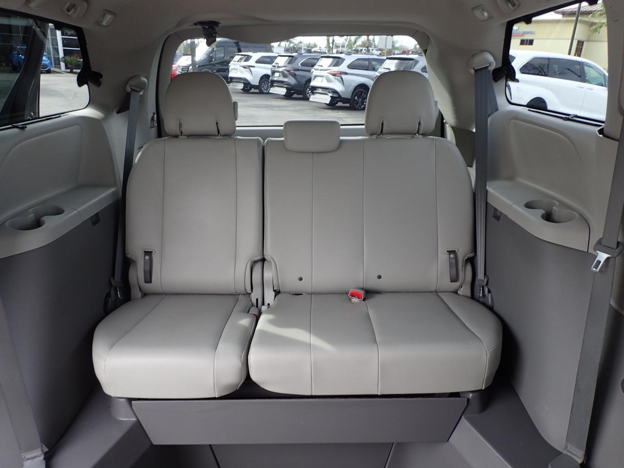 2014 Toyota Sienna XLE Anaheim CA