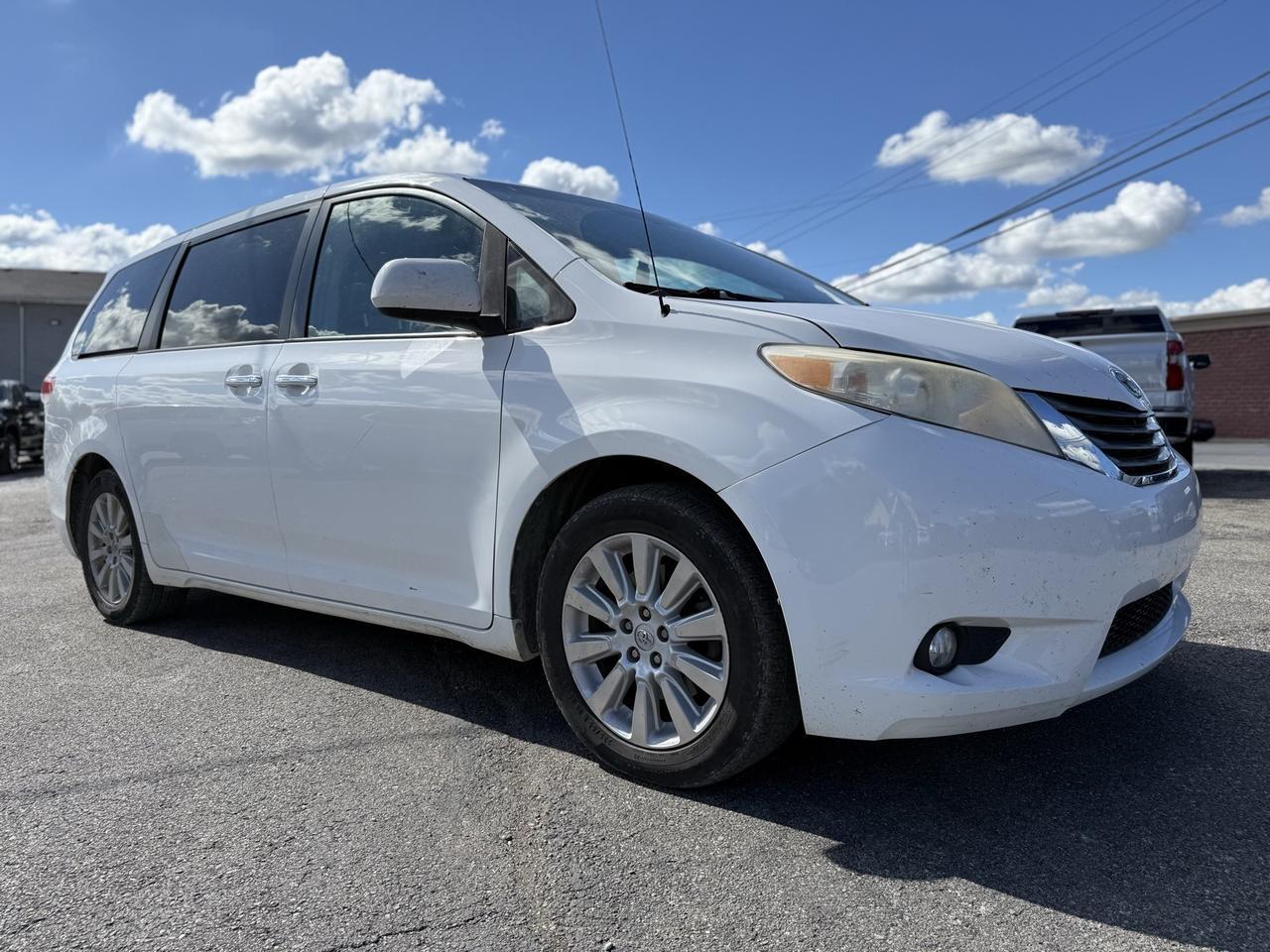 2014 Toyota Sienna XLE Crestwood KY