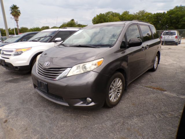 2014 Toyota Sienna XLE FWD 8-Passenger V6 San Antonio TX