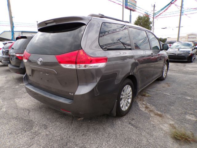 2014 Toyota Sienna XLE FWD 8-Passenger V6 San Antonio TX