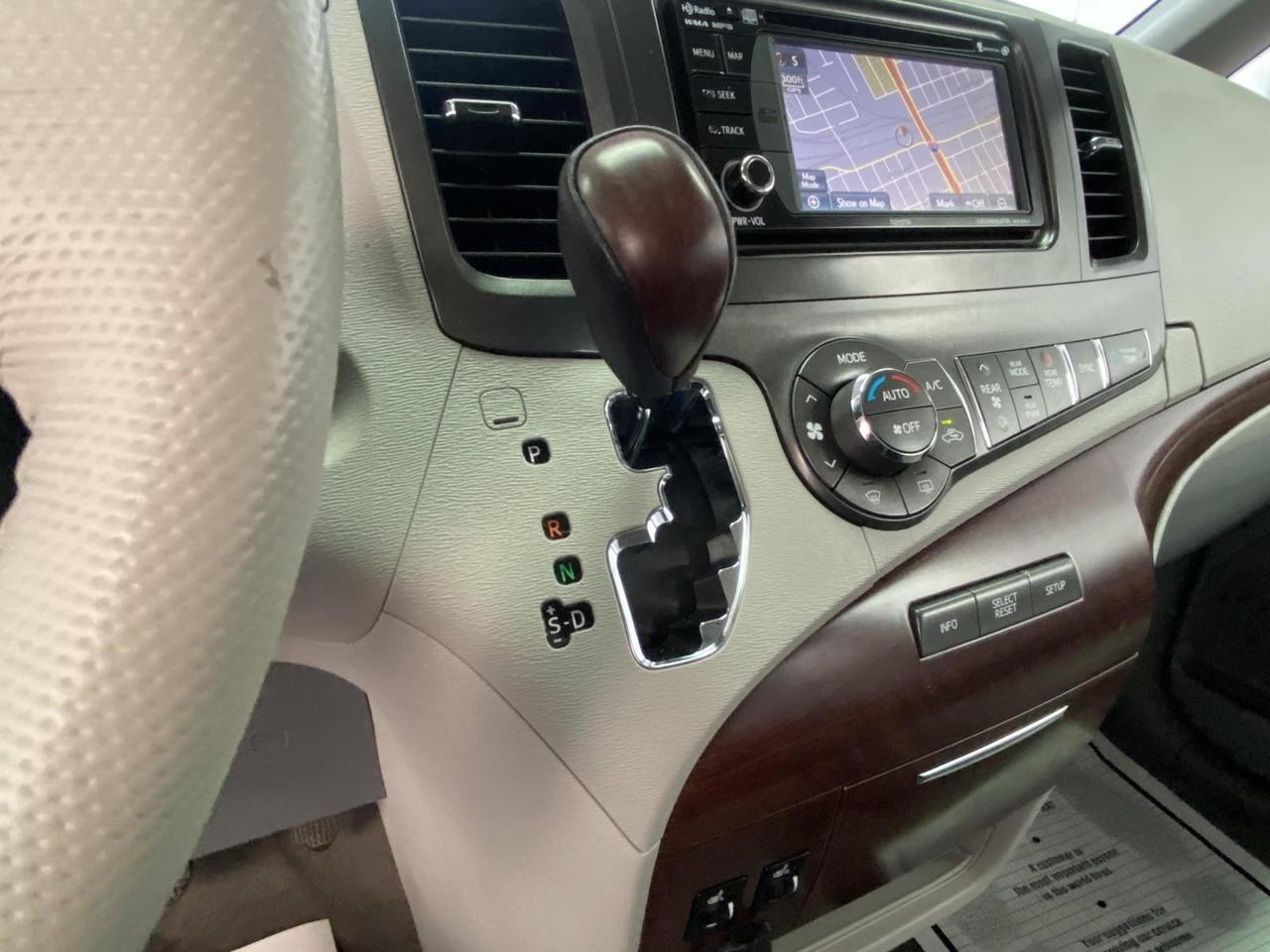 2014 Toyota Sienna XLE Richmond Hill NY