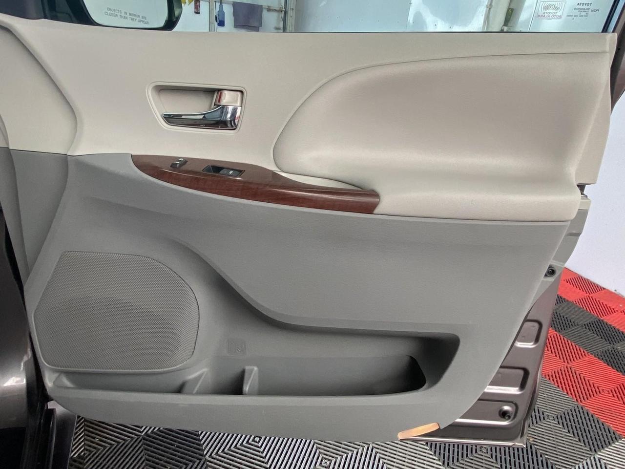 2014 Toyota Sienna XLE Richmond Hill NY