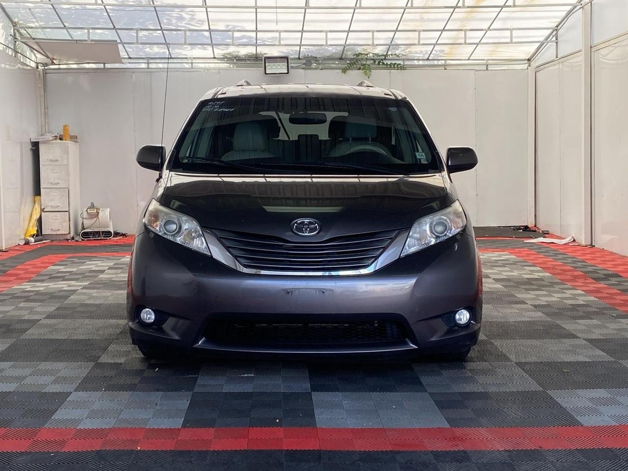 2014 Toyota Sienna XLE Richmond Hill NY