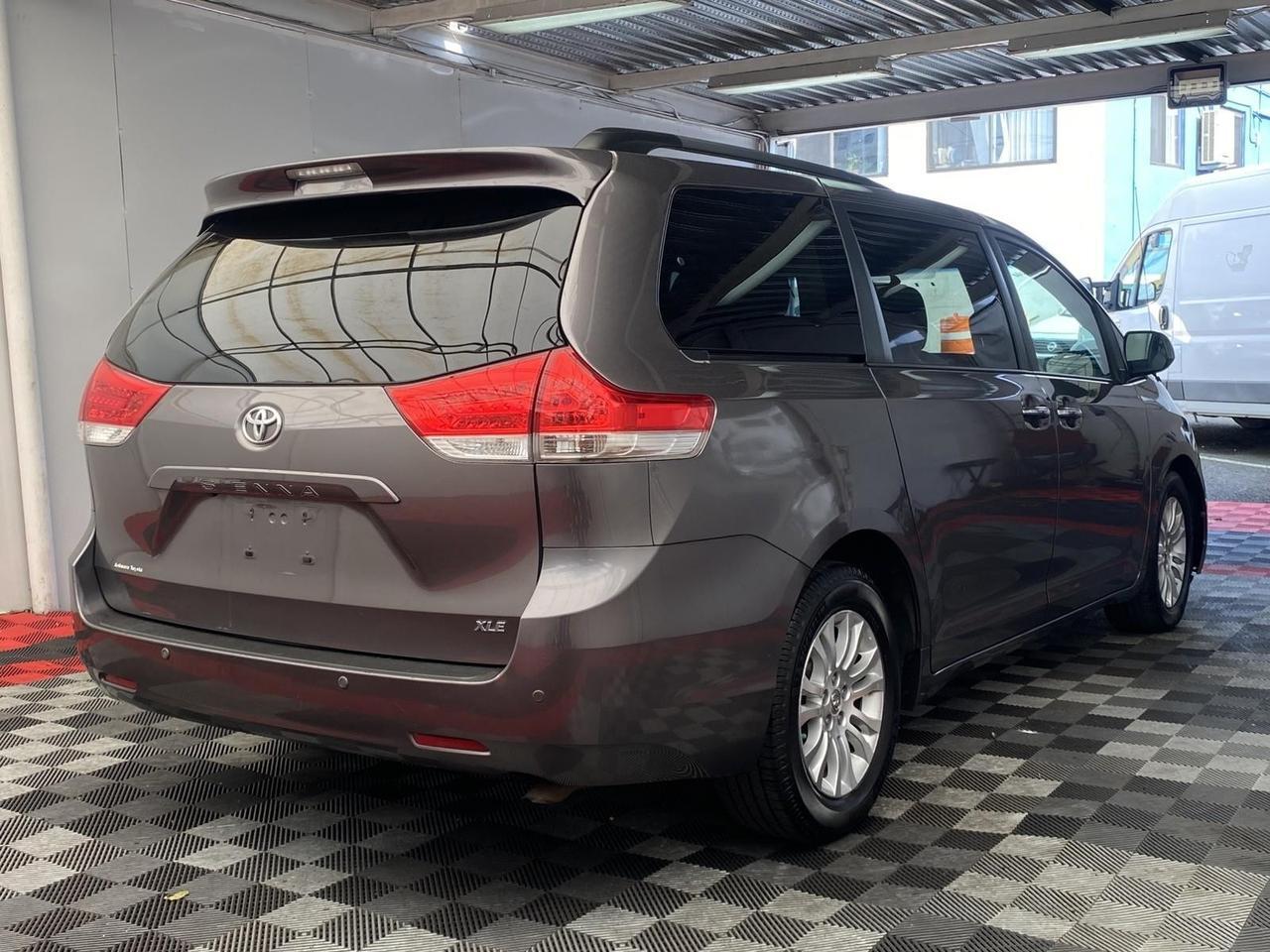 2014 Toyota Sienna XLE Richmond Hill NY