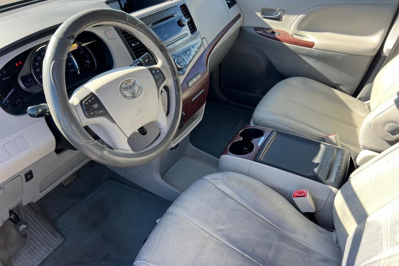 2014 Toyota Sienna XLE Roseville CA
