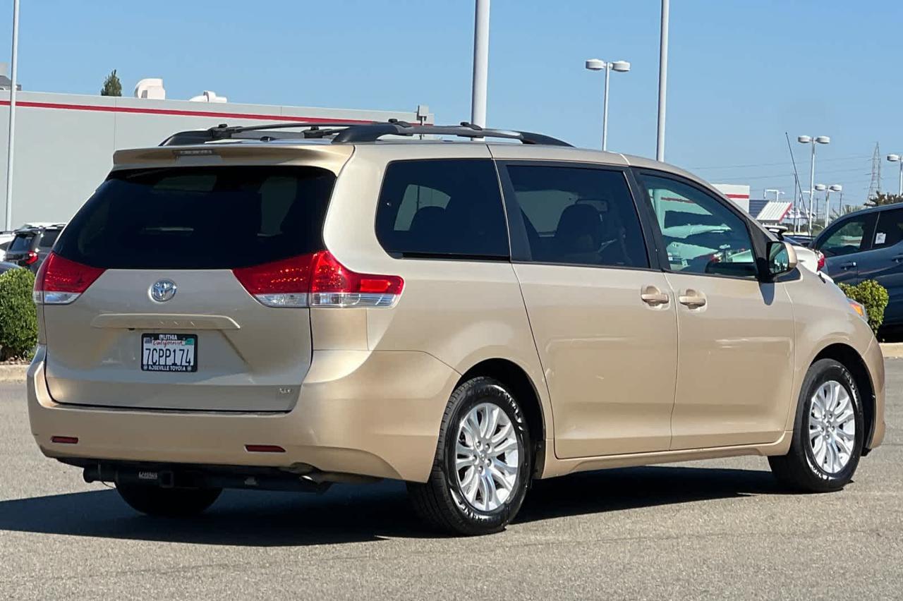2014 Toyota Sienna XLE