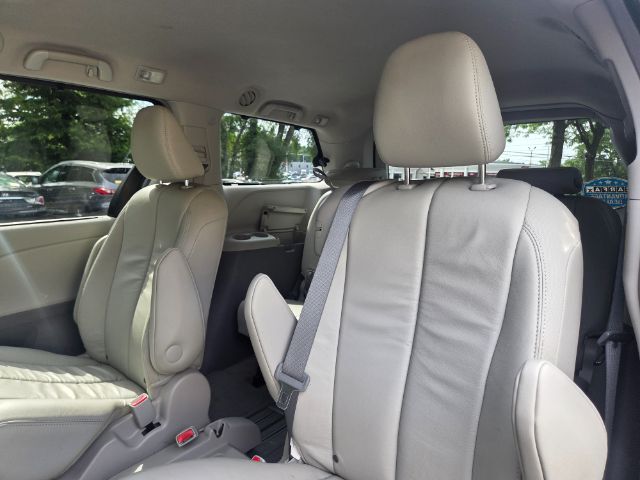 2014 Toyota Sienna XLE V6 8 Passenger Elgin IL