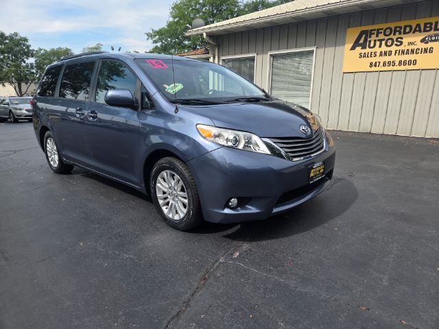 2014 Toyota Sienna XLE V6 8 Passenger Elgin IL
