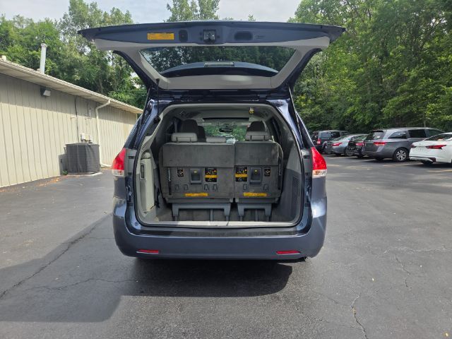 2014 Toyota Sienna XLE V6 8 Passenger Elgin IL