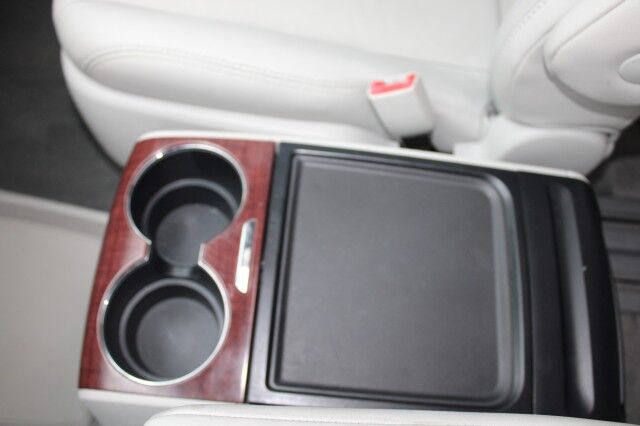 2014 Toyota Sienna XLE photo 26