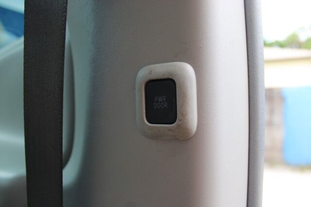 2014 Toyota Sienna XLE photo 20