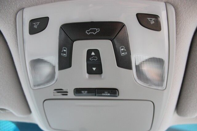 2014 Toyota Sienna XLE photo 16