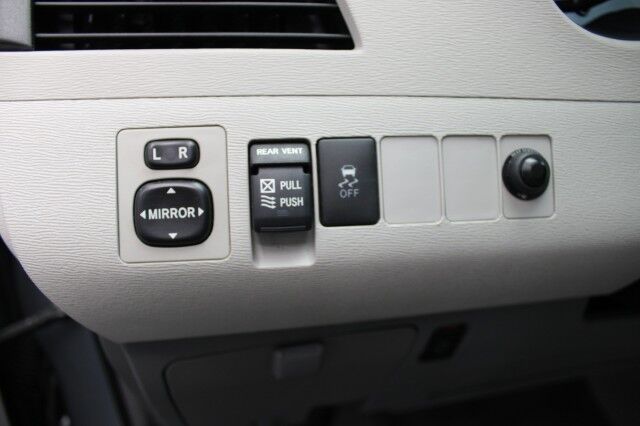 2014 Toyota Sienna XLE photo 19