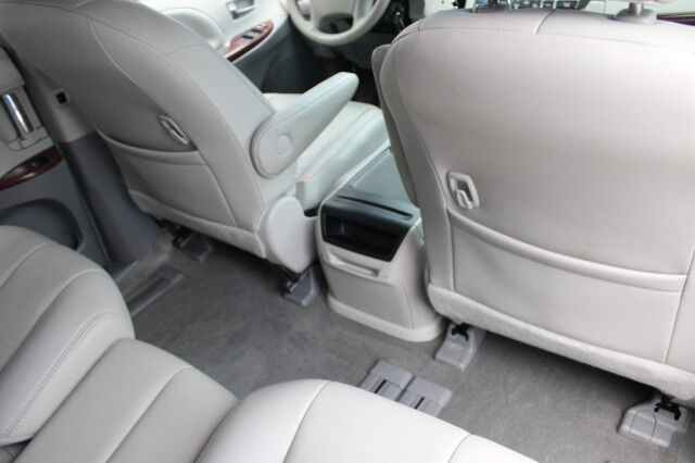 2014 Toyota Sienna XLE photo 10