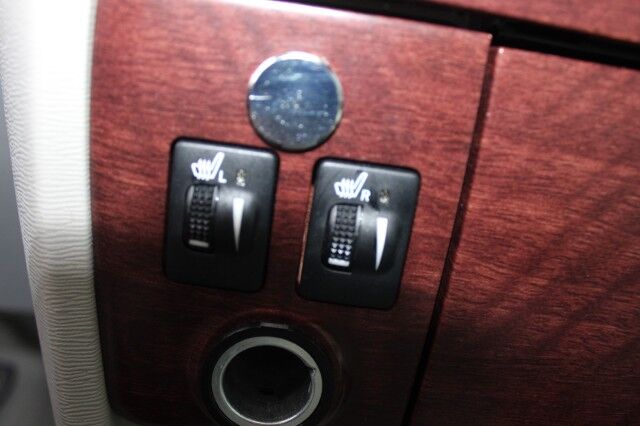 2014 Toyota Sienna XLE photo 25