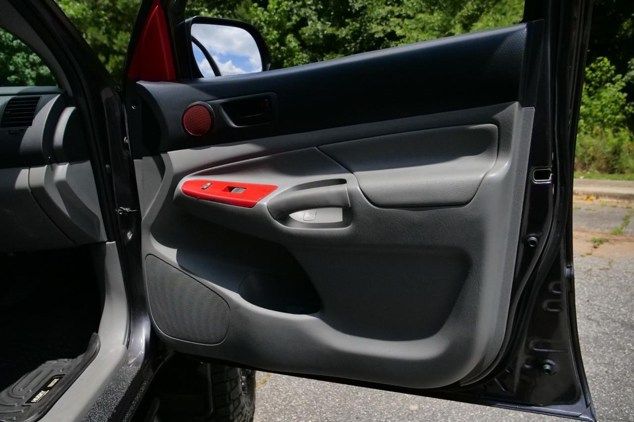 2014 Toyota Tacoma PreRunner / Tow Package / Entune Audio / V6! Lincolnton NC