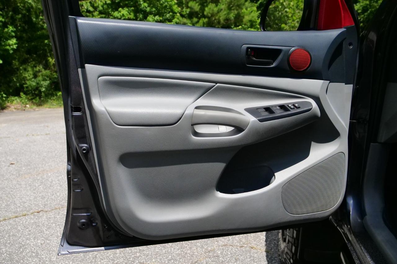 2014 Toyota Tacoma PreRunner / Tow Package / Entune Audio / V6! Lincolnton NC