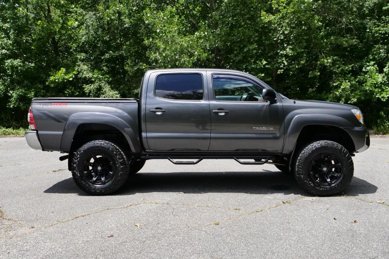 2014 Toyota Tacoma PreRunner / Tow Package / Entune Audio / V6! Lincolnton NC