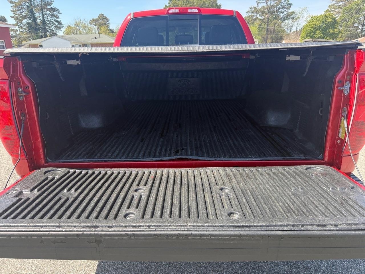 2014 Toyota Tundra 4WD Truck LTD, HEATED SEATS, RUNNING BOARDS, TOW PACKAGE, TONNEAU COVER, BED LINER, SLIDING REAR WINDOW, POWER/HEATED MIRRORS, KEYLESS ENTRY, LOW MILES, ONLY 1 OWNER, CLEAN CARFAX! Norfolk VA