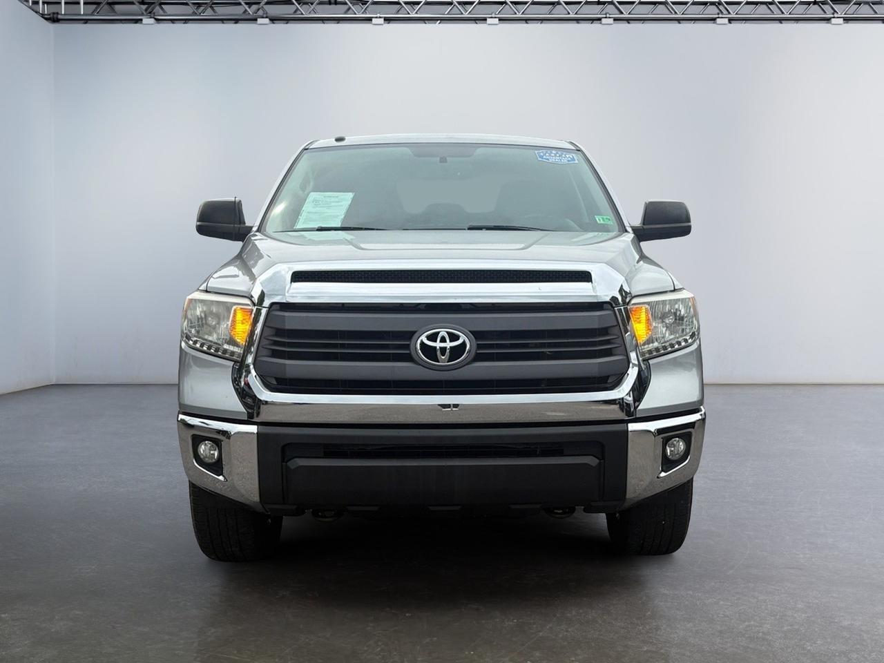 2014 Toyota Tundra 4WD Truck SR5, TOW PACKAGE, 4X4, REMOTE START, BACKUP CAMERA WITH PARKING SENSORS, CLEAN CARFAX, ONLY 1 OWNER, LOW LOW MILEAGE, CALL OR STOP BY TODAY! Virginia Beach VA