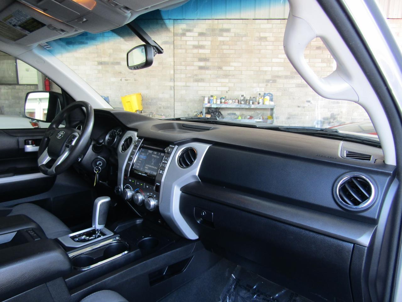2014 Toyota Tundra CrewMax 5.7L V8 6-Spd AT SR5 (Natl) Grand Prairie TX
