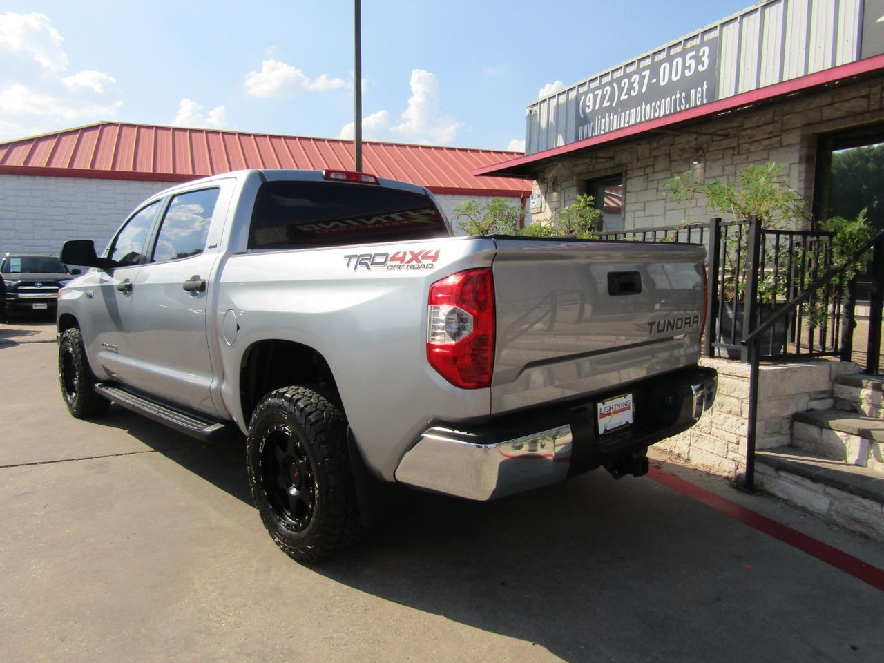 2014 Toyota Tundra CrewMax SR5 photo 3