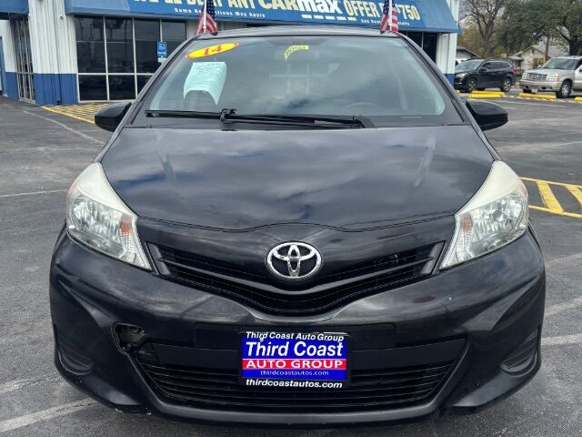 2014 Toyota Yaris SE 5-Door AT