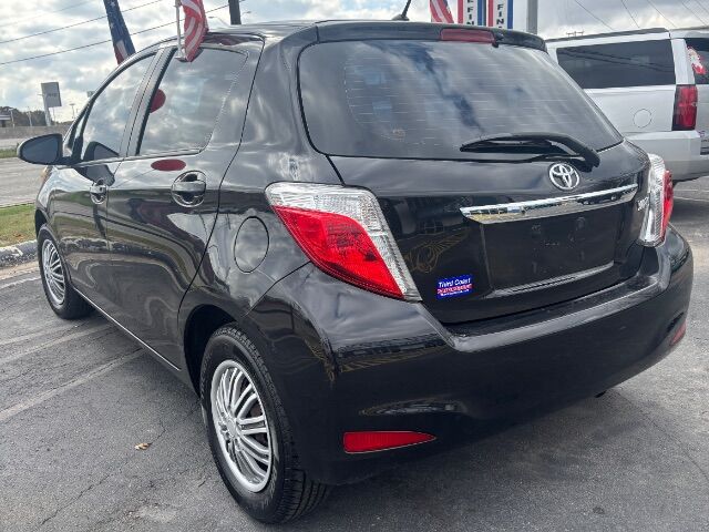 2014 Toyota Yaris SE 5-Door AT