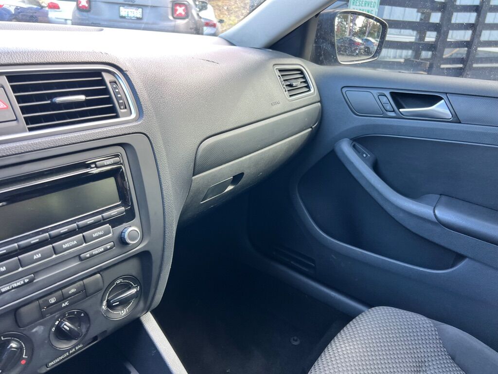 2014 VOLKSWAGEN JETTA BASE Des Moines WA