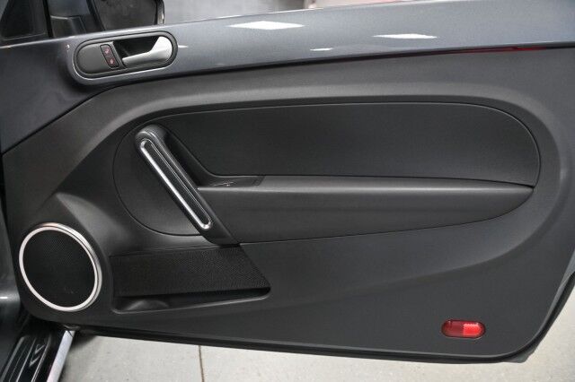 2014 Volkswagen Beetle 2dr Convertible Chicago IL