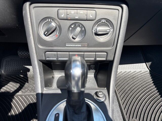 2014 Volkswagen Beetle Convertible 2.5L Springfield IL