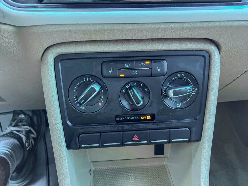 2014 Volkswagen Beetle Convertible 2.5L w/Sound/Nav Wilmington NC
