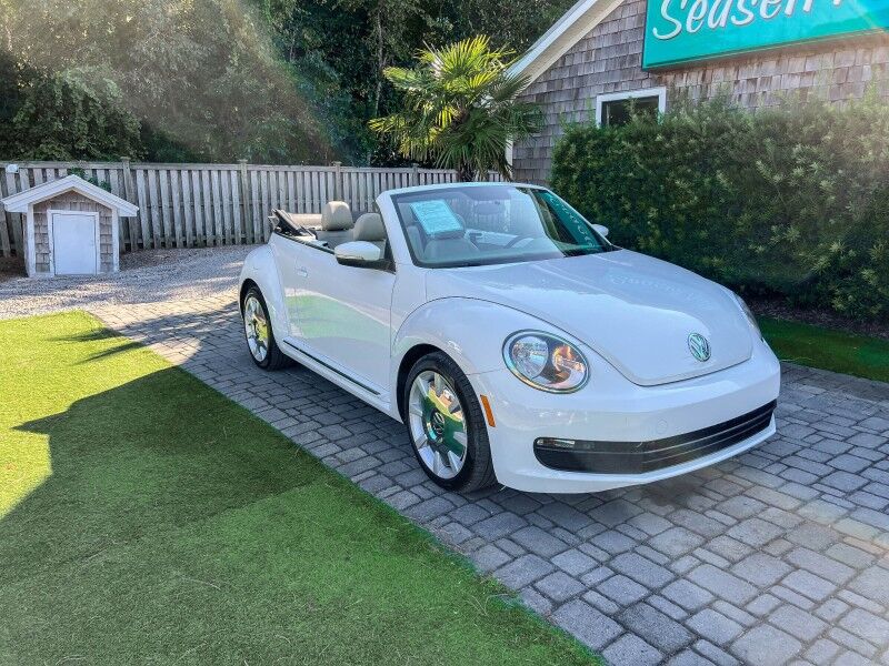 2014 Volkswagen Beetle Convertible 2.5L w/Sound/Nav