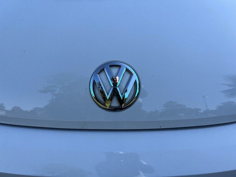 2014 Volkswagen Beetle Convertible 2.5L w/Sound/Nav Wilmington NC