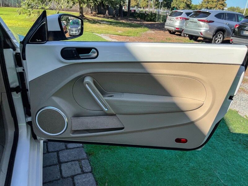 2014 Volkswagen Beetle Convertible 2.5L w/Sound/Nav Wilmington NC