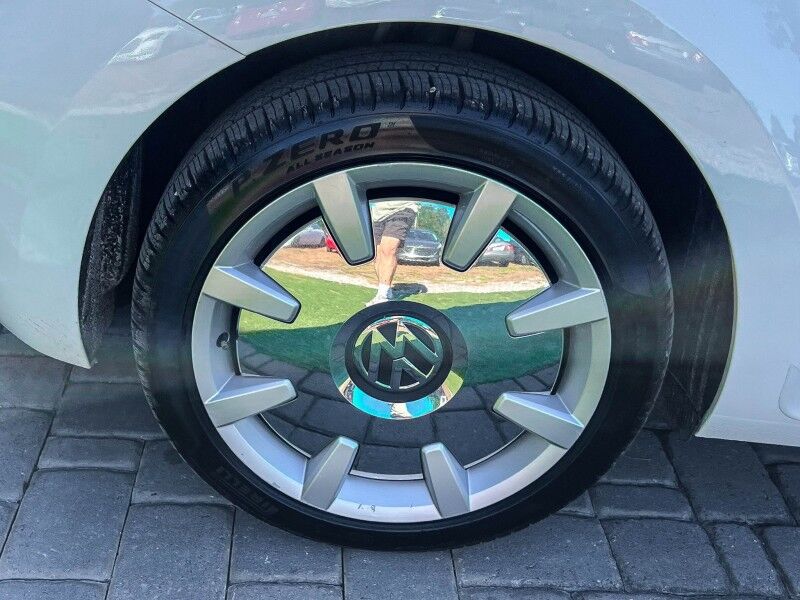 2014 Volkswagen Beetle Convertible 2.5L w/Sound/Nav Wilmington NC