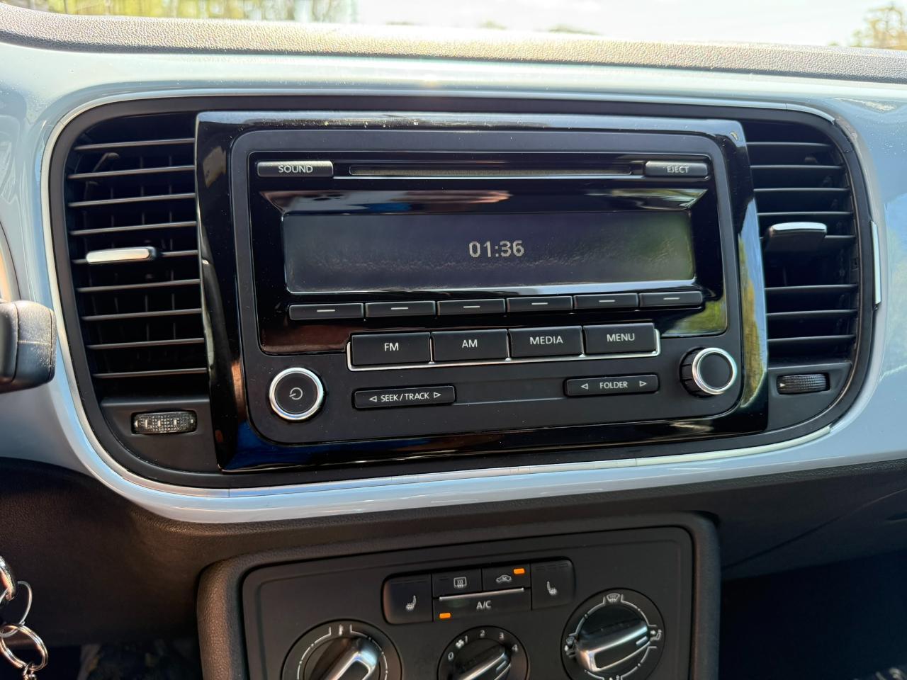 2014 Volkswagen Beetle Convertible 2dr Auto 1.8T PZEV Jacksonville FL